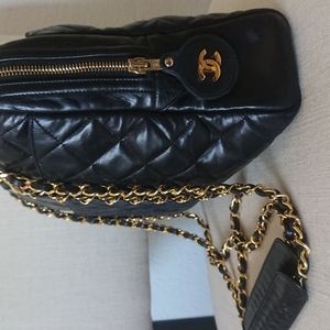 Chanel lambskin shoulder bag